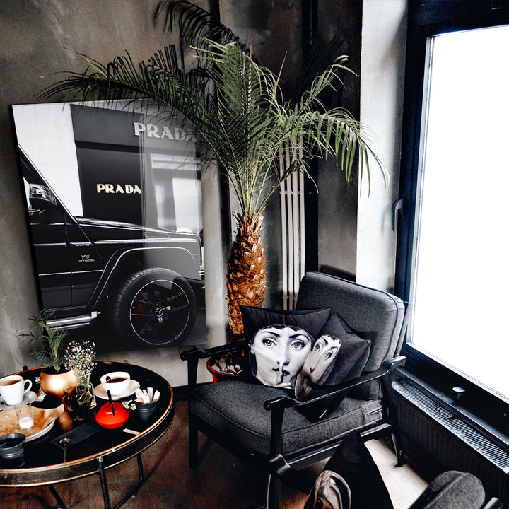 Luxury is life – Glass vandal